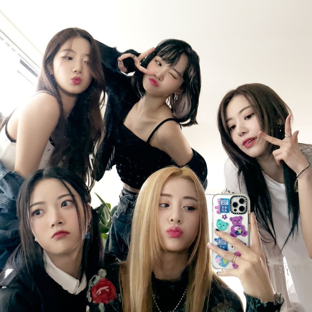 LE SSERAFIM憑藉著整齊劃一的刀群舞以及動聽的旋律，讓團體人氣直線上升