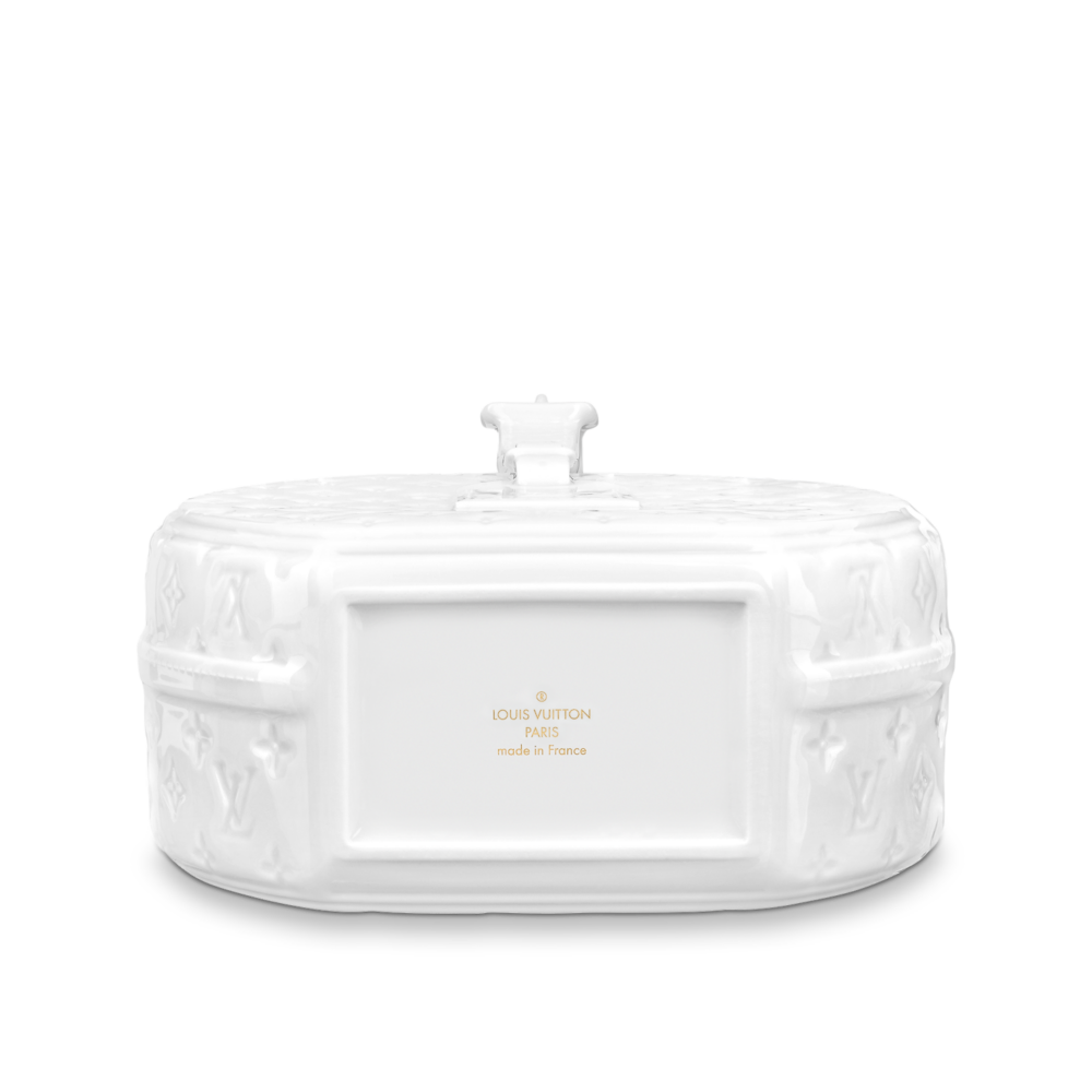 純白陶瓷底部還有Louis Vuitton標誌