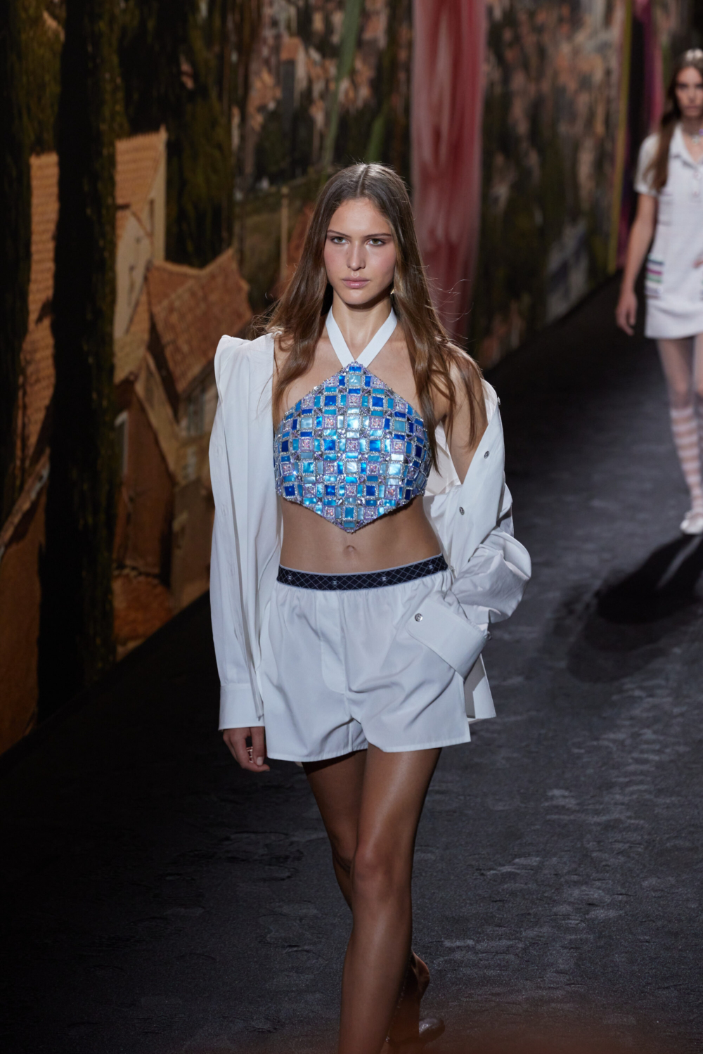 多彩的圖騰、線條、方格、條子配合鮮明的色調