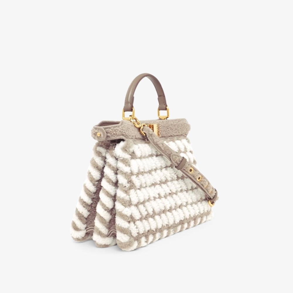 創造出獨樹一幟的精湛手工編織工