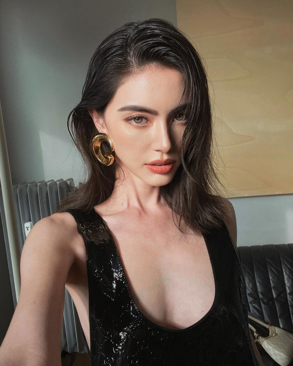 Davika Hoorne為泰國、比利時混血兒