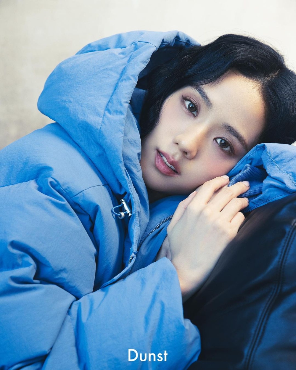 針織毛衣、羽絨外套也是秋冬不可或缺的元素之一