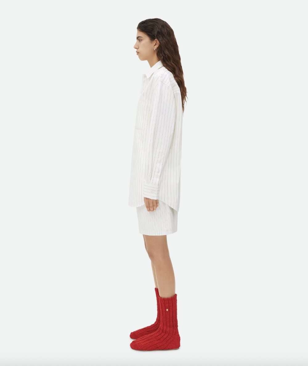 Bottega Veneta推出這款皮革製的「襪子靴」。