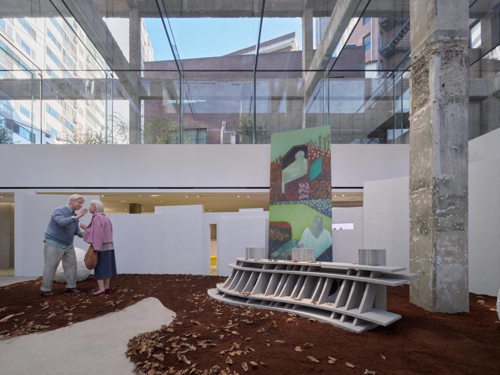 TAMBURINS攜手藝術家以中庭花園為靈感