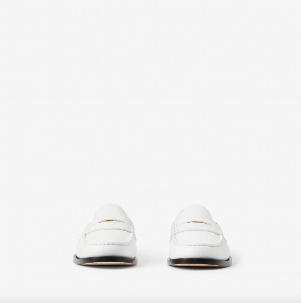 Coin Detail Leather Penny Loafers。