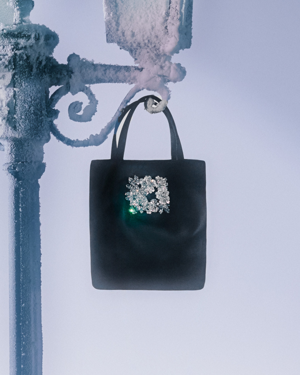 Roger Vivier今年推出「Paris in the Snow」節日系列綻放浪漫冬日仙境的華麗