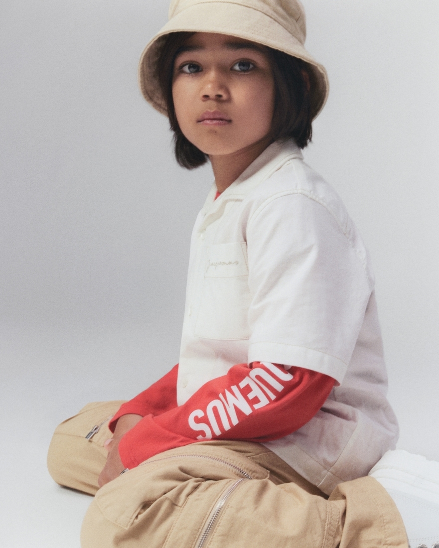 Jacquemus推出品牌基礎款單品，包含工裝上衣、牛仔夾克、兒童T-shirt、長袖運動衫等單品