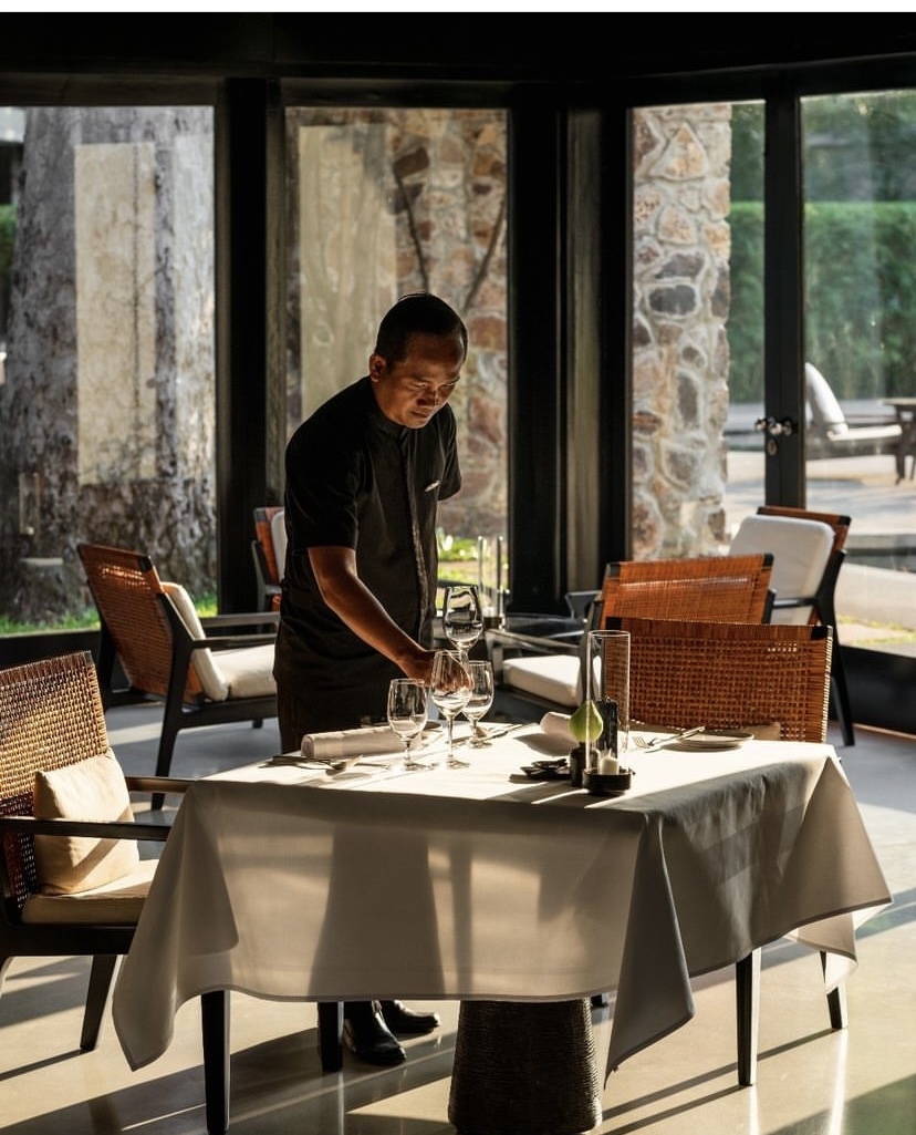 酒店的露台餐廳呈現全新的印度餐飲理念。