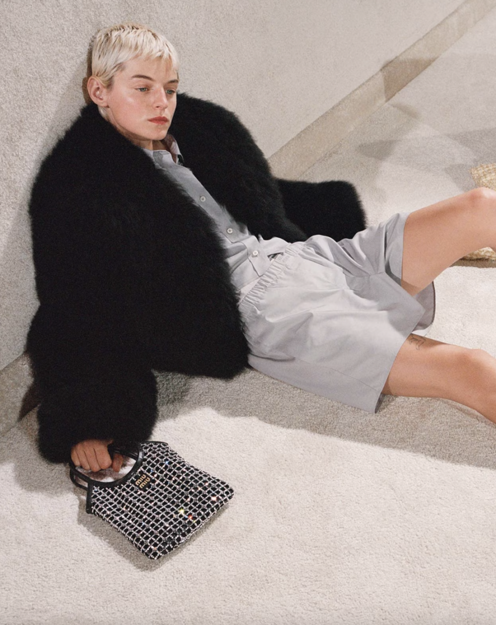 適合搭配在派對之中的閃閃手袋。