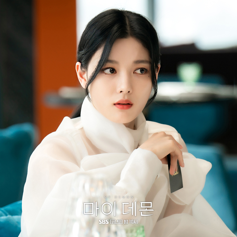 飾演財閥千金「都道熙」的金裕貞