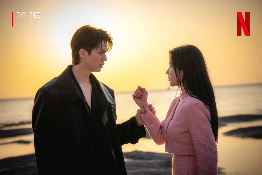 《與惡魔有約》金裕貞攜手宋江上演千金與惡魔的羅曼史