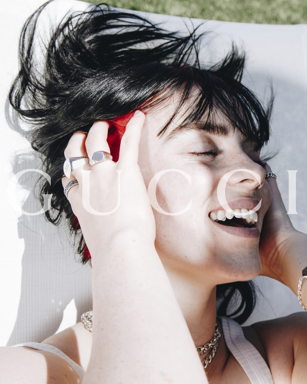 展現Billie Eilish未經過濾、真實又爽朗的一面