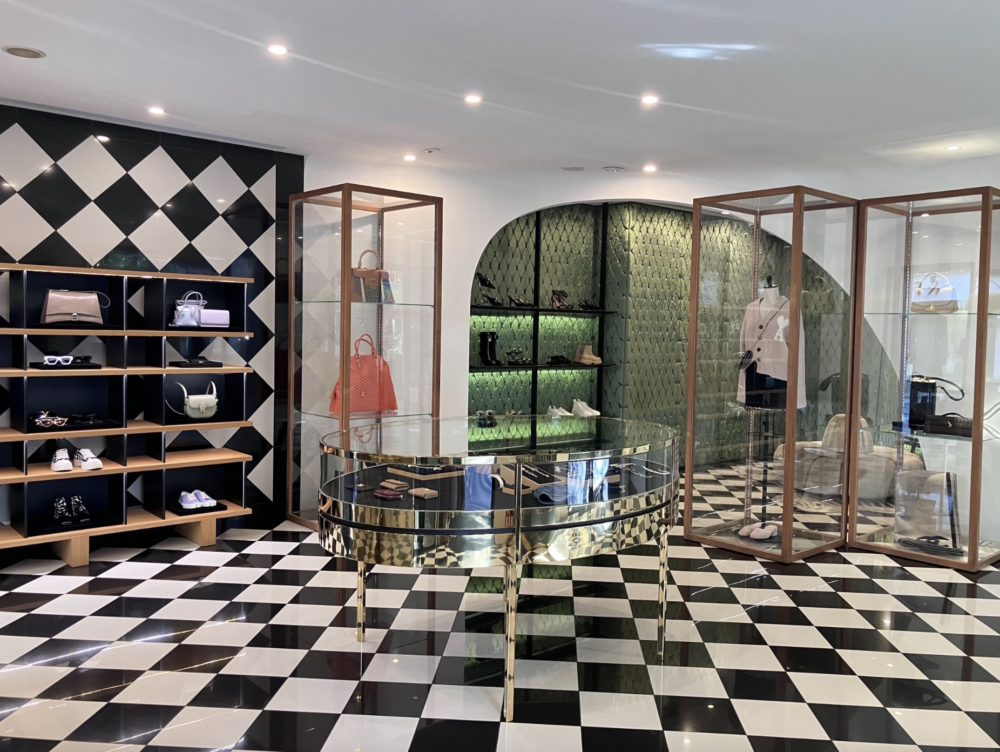 時髦的店內空間。