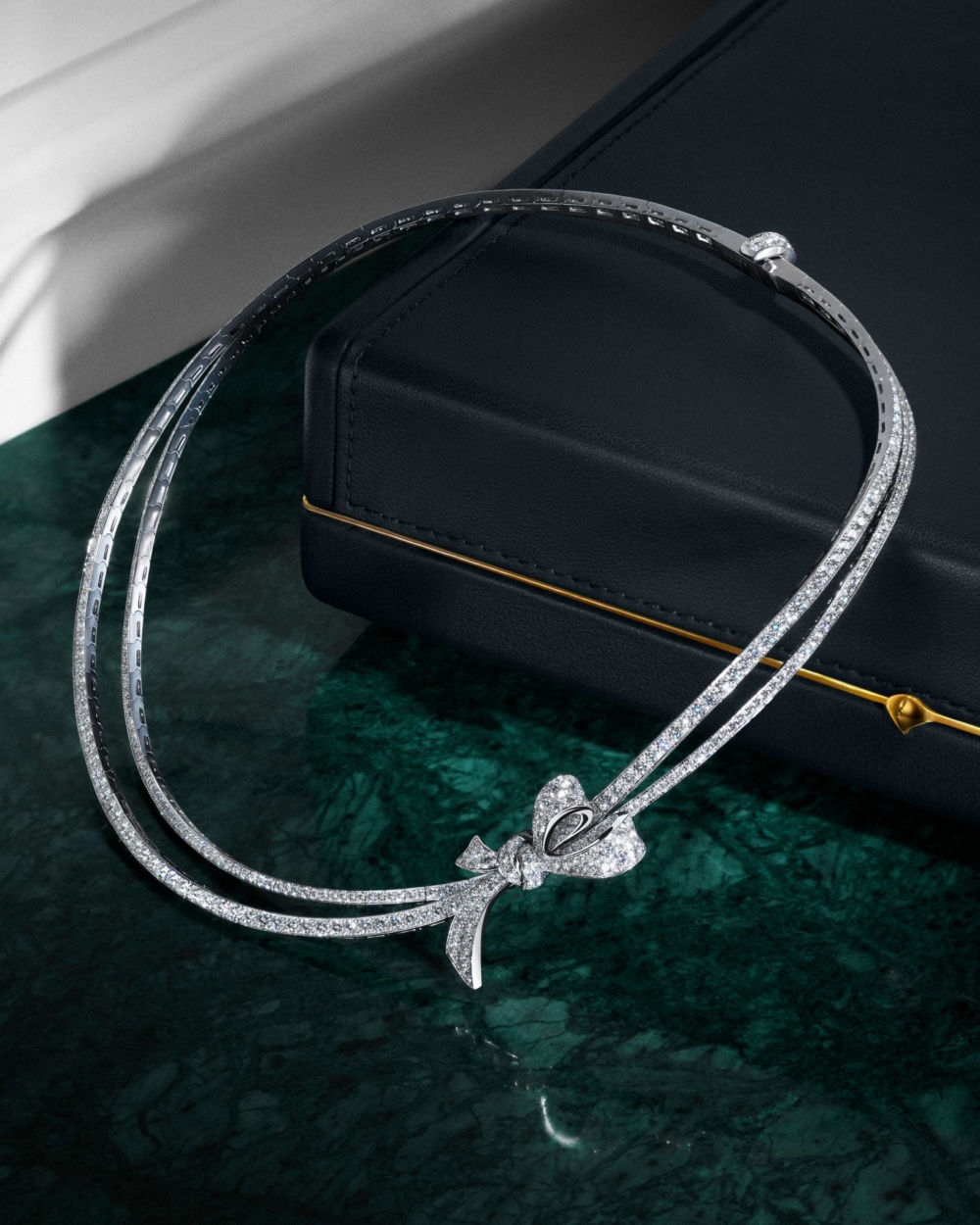 Graff以鑽石精雕細琢而成,鑽光醉人