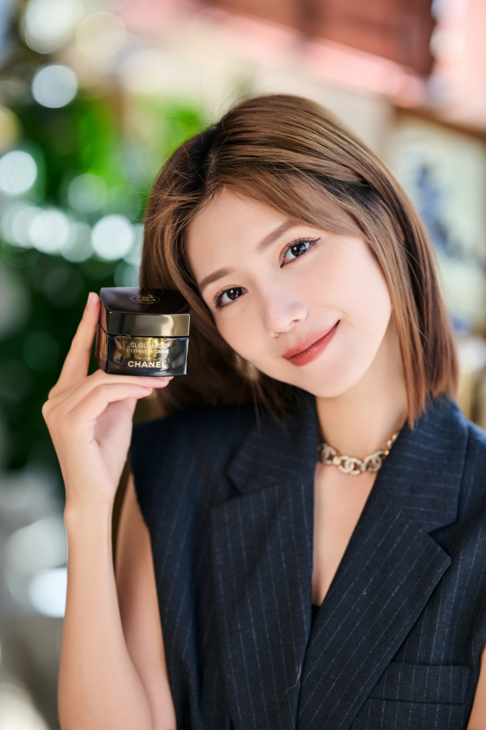 SUBLIMAGE全效再生修復精華霜讓每個夜晚養肌更奢華、效果升等。