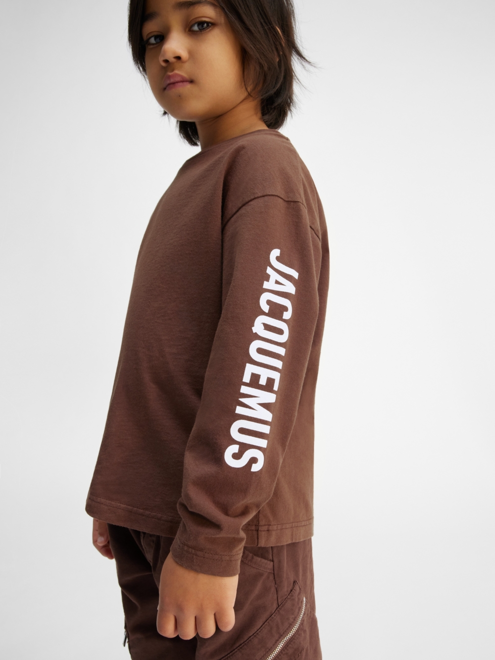 顧名思義是品牌設計師Jacquemus以自己為靈感，推出一系列迷你版服裝配件