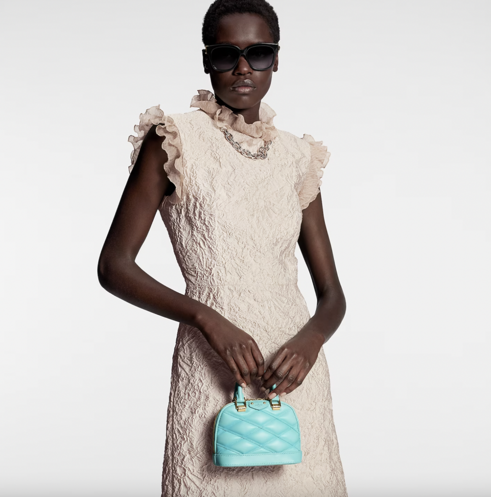 有著小巧尺寸的Nano Alma。