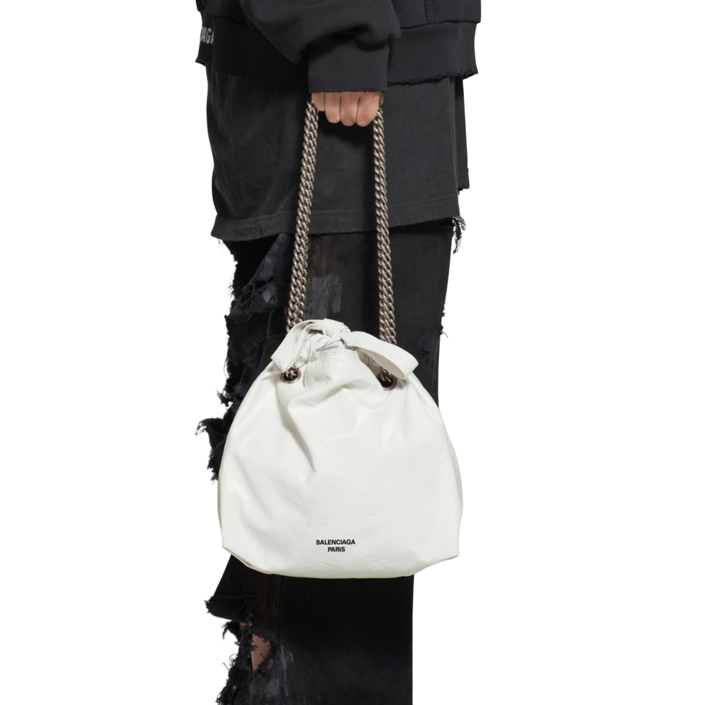 展現獨具魅力的迷人氣息。