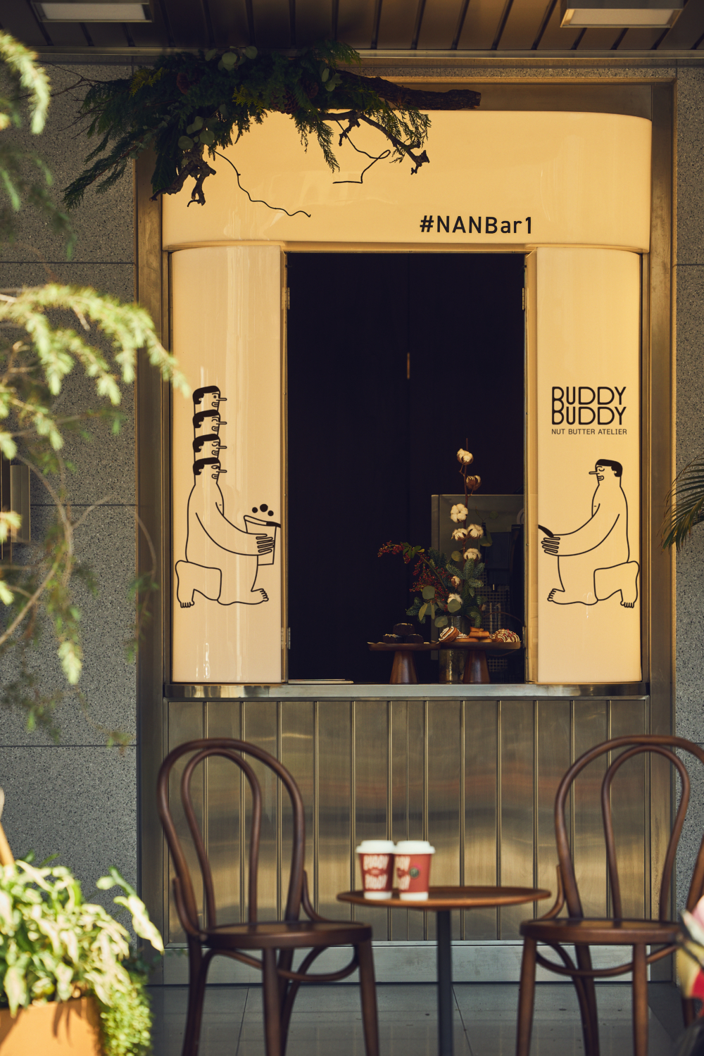 為我們帶來獨家供應聯名飲品與甜點。