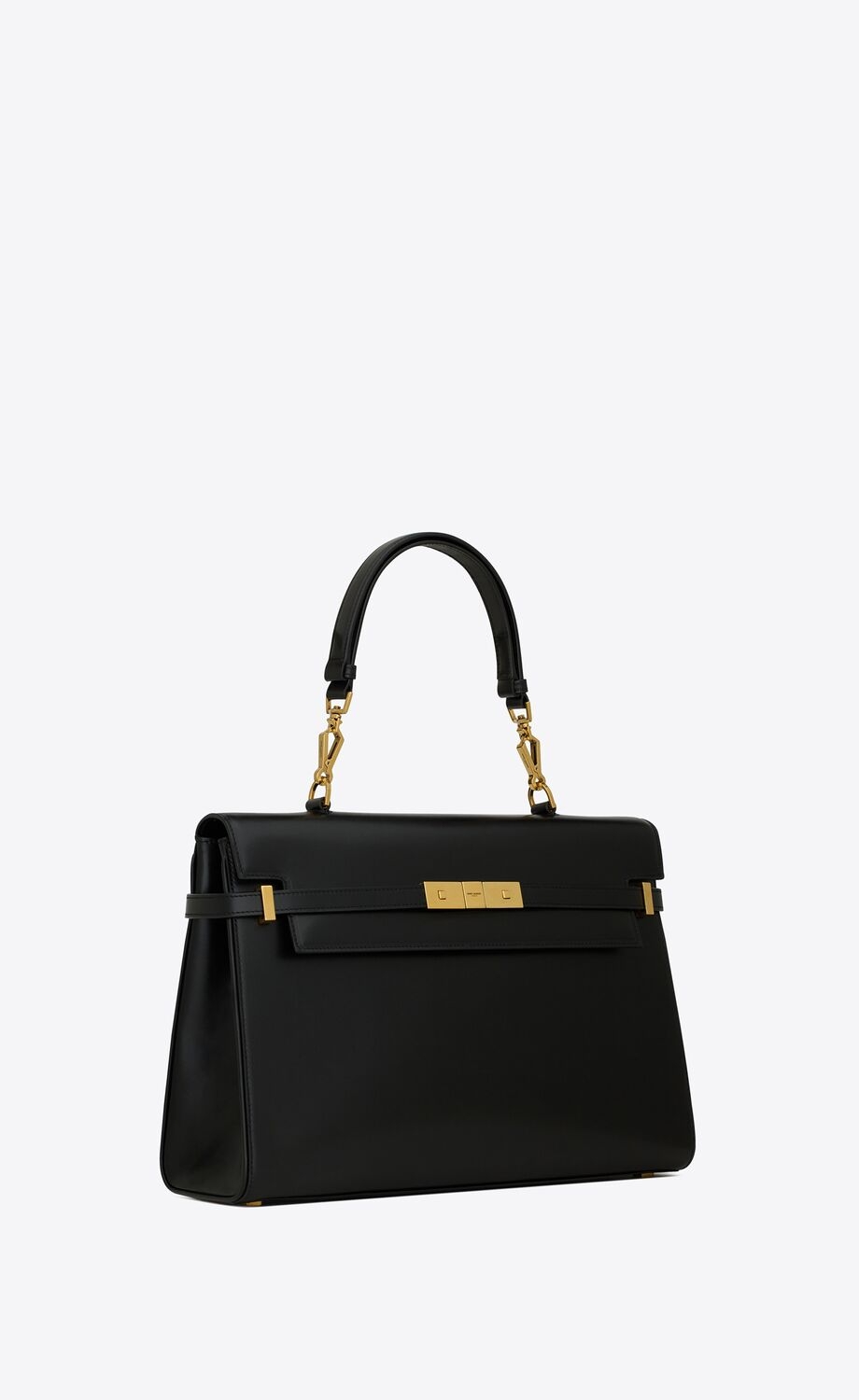 皮革手袋以俐落的方正輪廓作為設計。