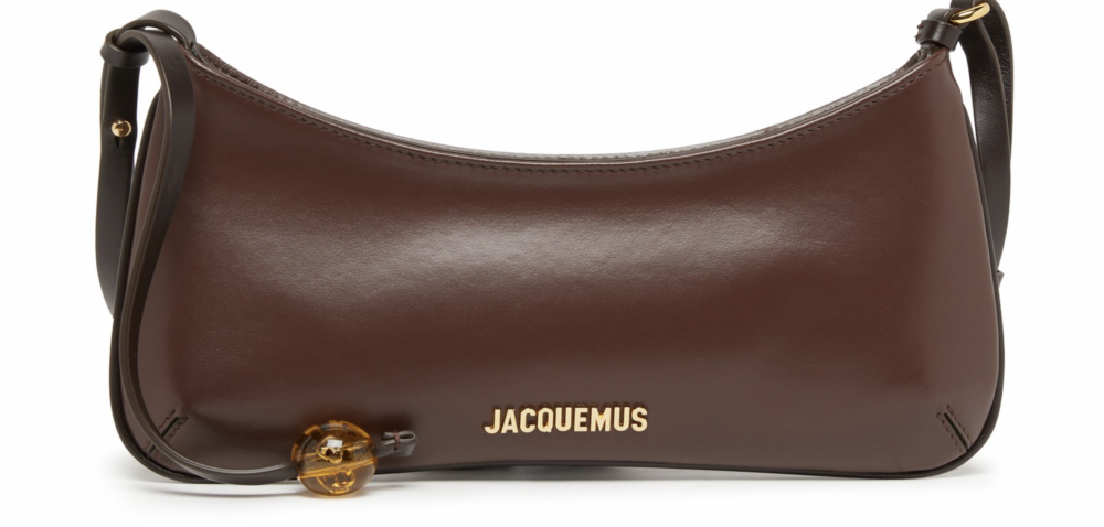 Jacquemus Le Bisou Perle Bag。