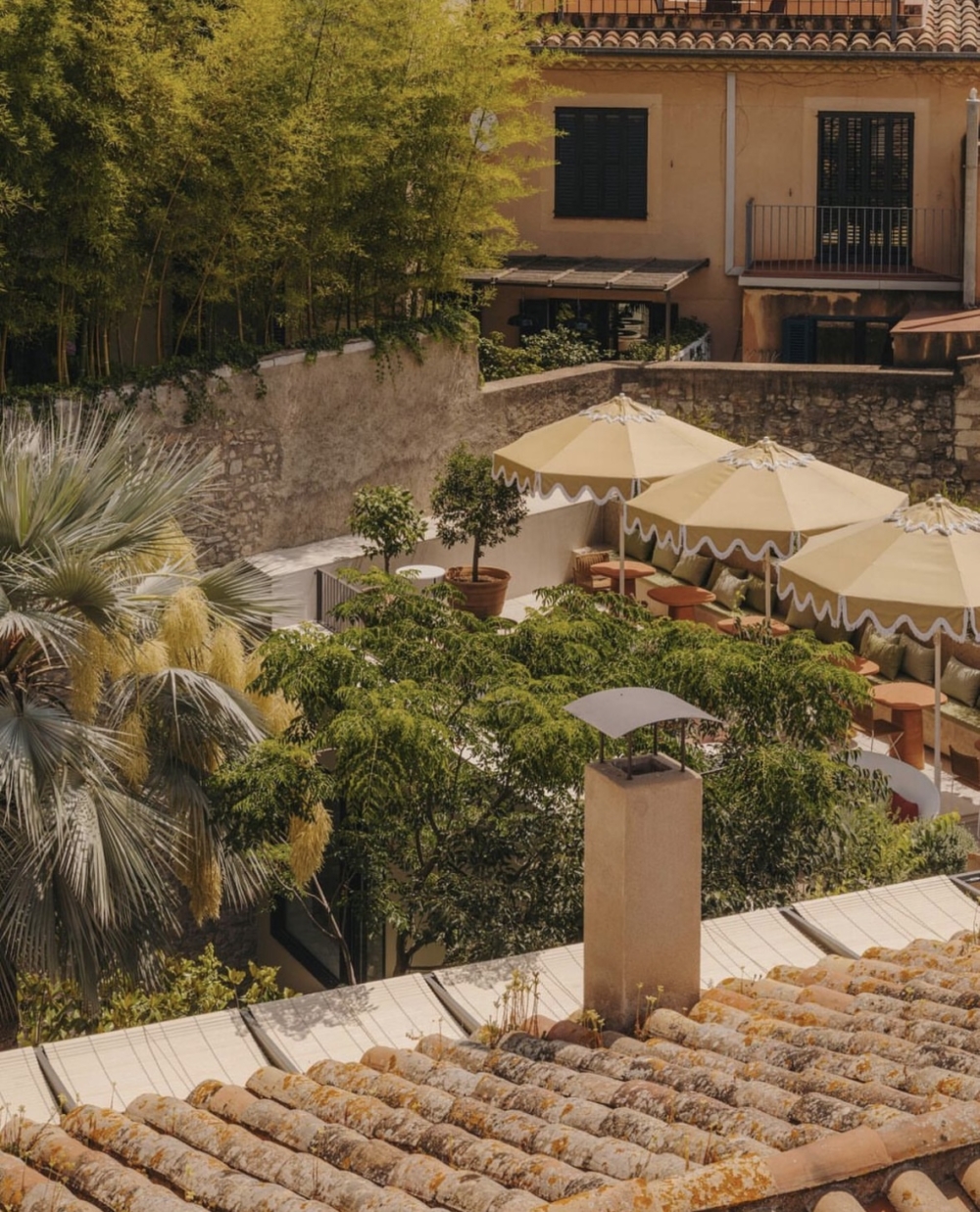 處處充滿遼闊的景緻，體現了寧靜與和諧。