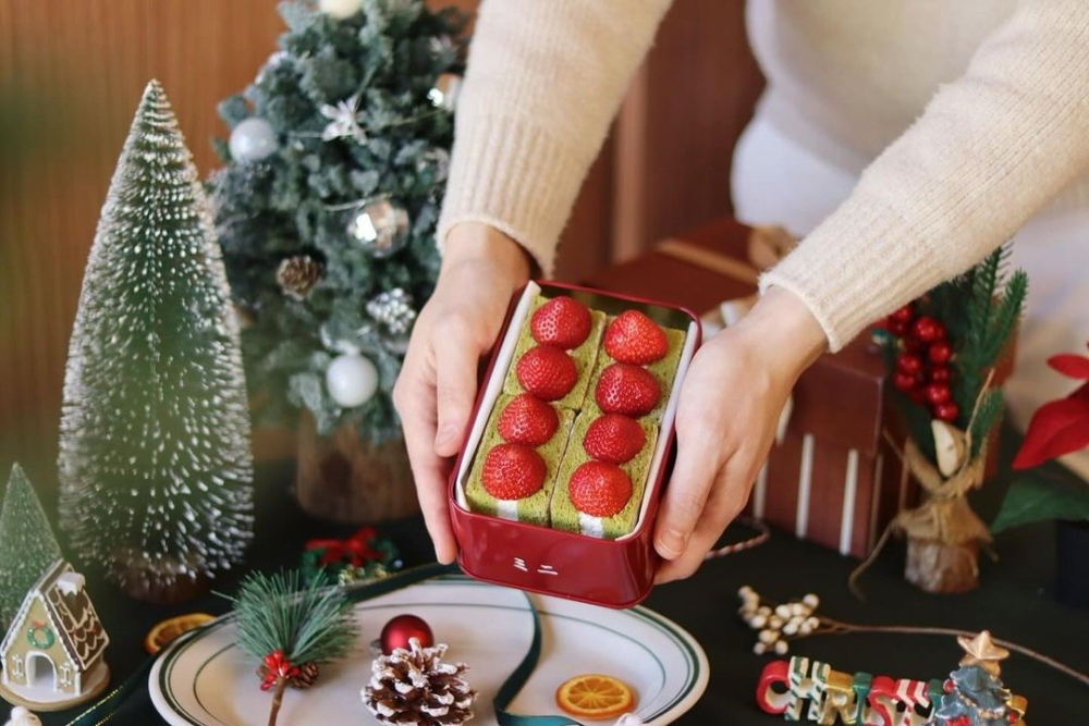 草莓抹茶蛋糕。