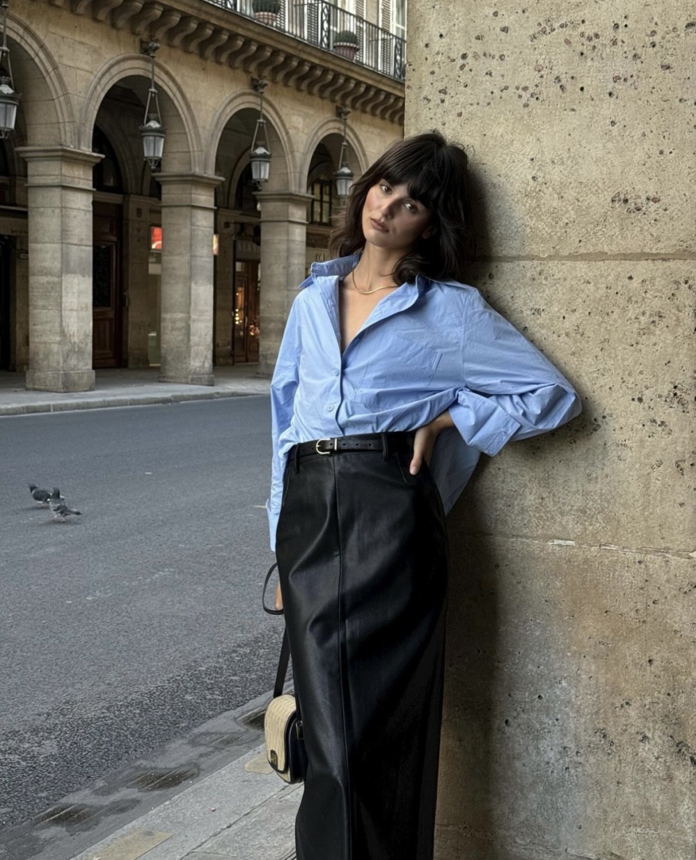 皮革裙子滿載俐落酷酷的氣質。