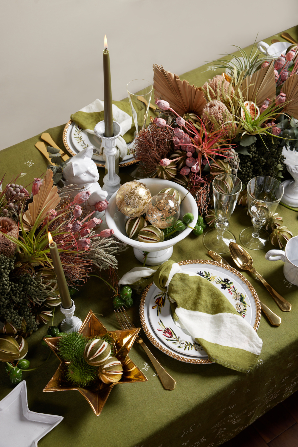 搭配出富有佳節氛圍的擺飾。