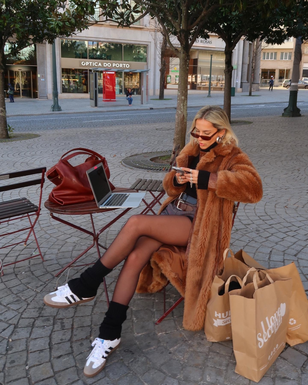 穿在腳上能顯得雙腿更直，正適合露出大長腿