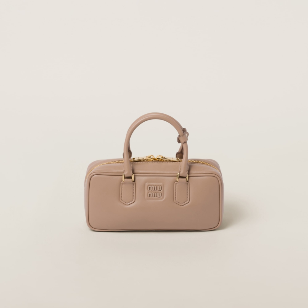 Pantone 2024代表色「柔和桃Peach Fuzz」手袋推薦3:Miu Miu Arcadie 皮革手袋