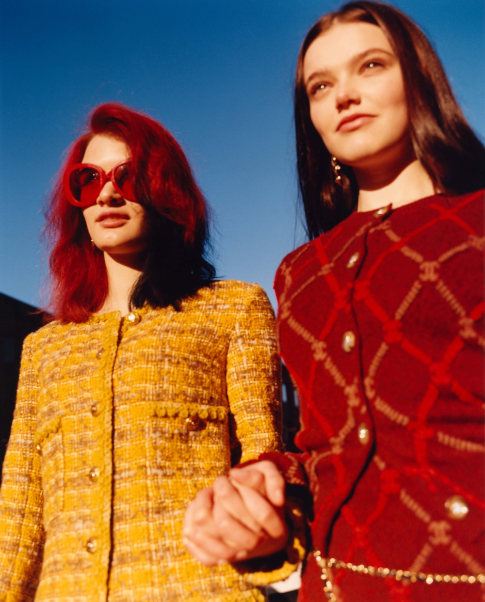 CHANEL釋出的2023/24工藝坊系列形象照。