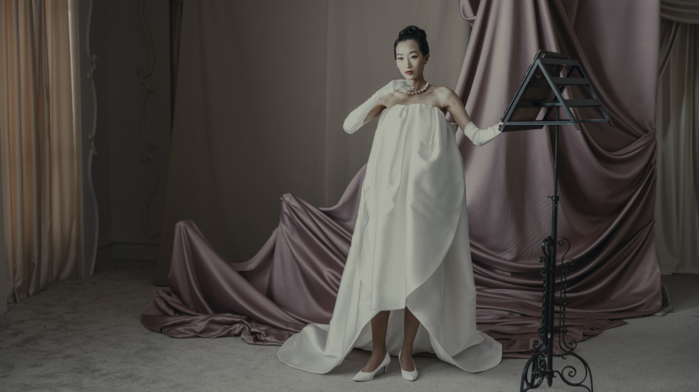 《Cristóbal Balenciaga》的劇照。