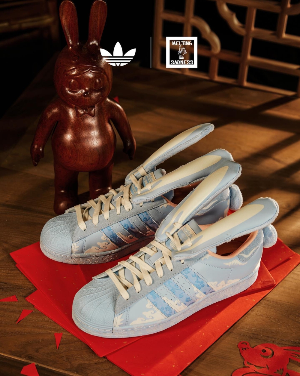 套上兔耳朵的經典球鞋Superstar