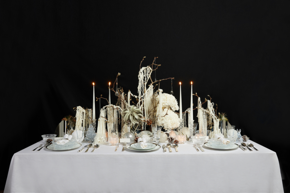 白色配色的花禮。