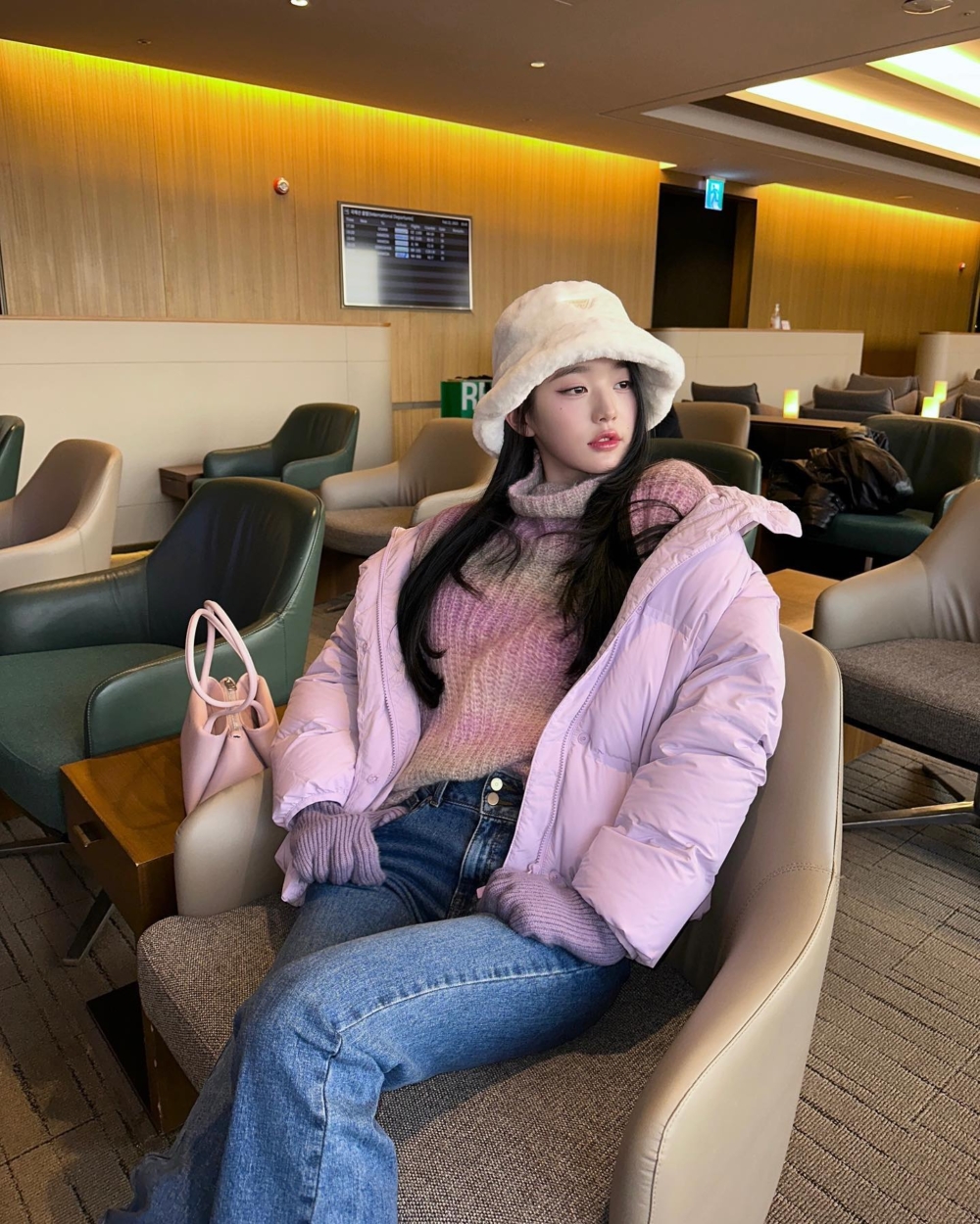 韓星羽絨衣穿搭範本1:IVE