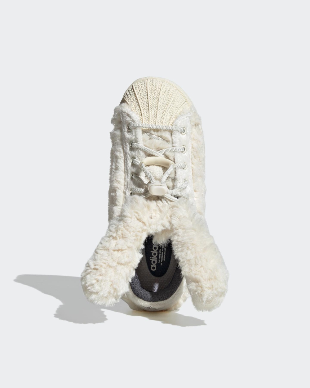 正好適合作為寒冷冬季的舒適鞋履