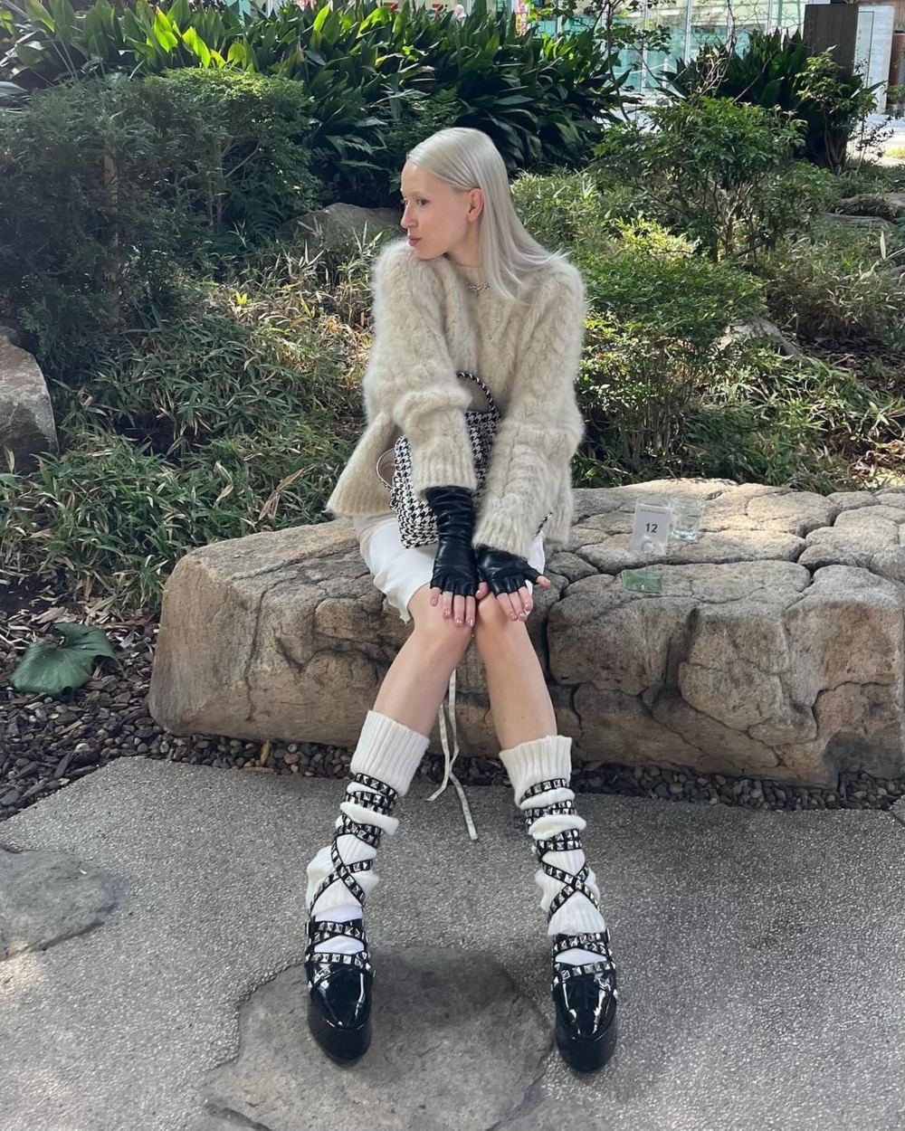 襪套和芭蕾舞鞋的黃金配搭，為你展現浪漫魅力！