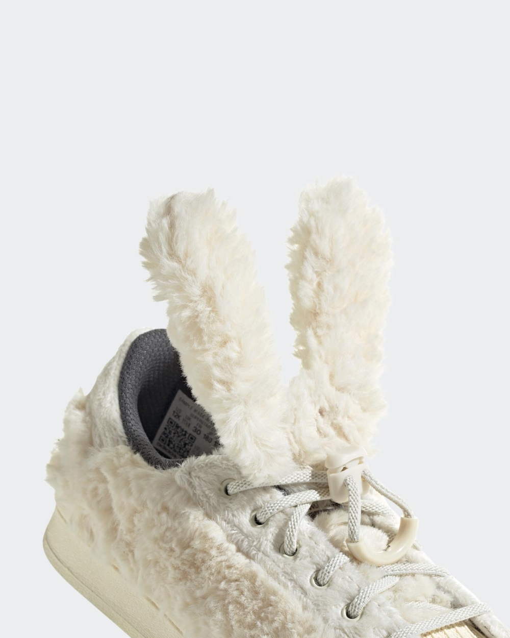 正好適合作為寒冷冬季的舒適鞋履