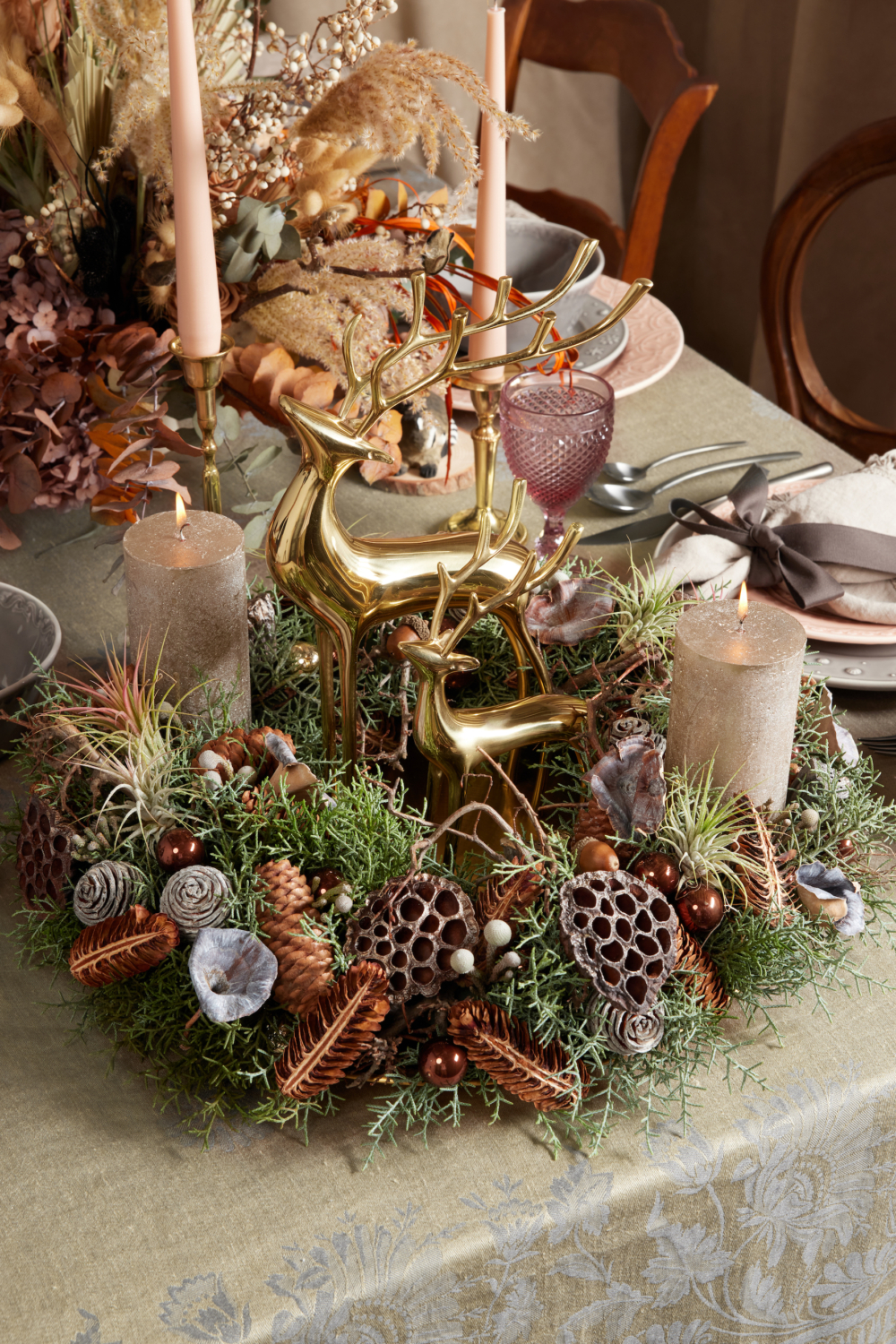 「Silent Night」蠟燭花圈。