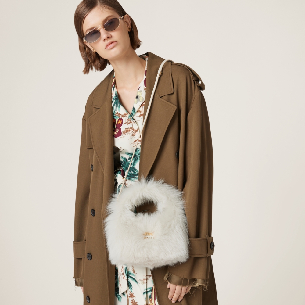 Miu Miu Wander 皮革細節綴飾羊毛半月形手袋