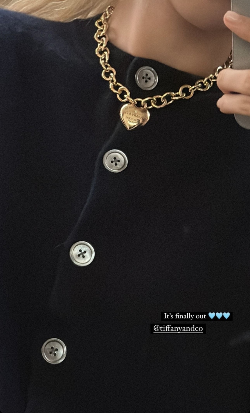 Tiffany & Co.更送給Rosé新款Return to Tiffany®愛心項鍊的特別款