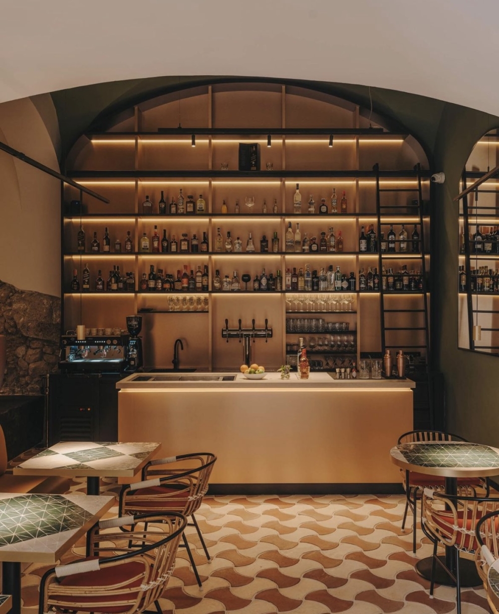 保留了赫羅納標誌性酒吧Gipsy的精髓。