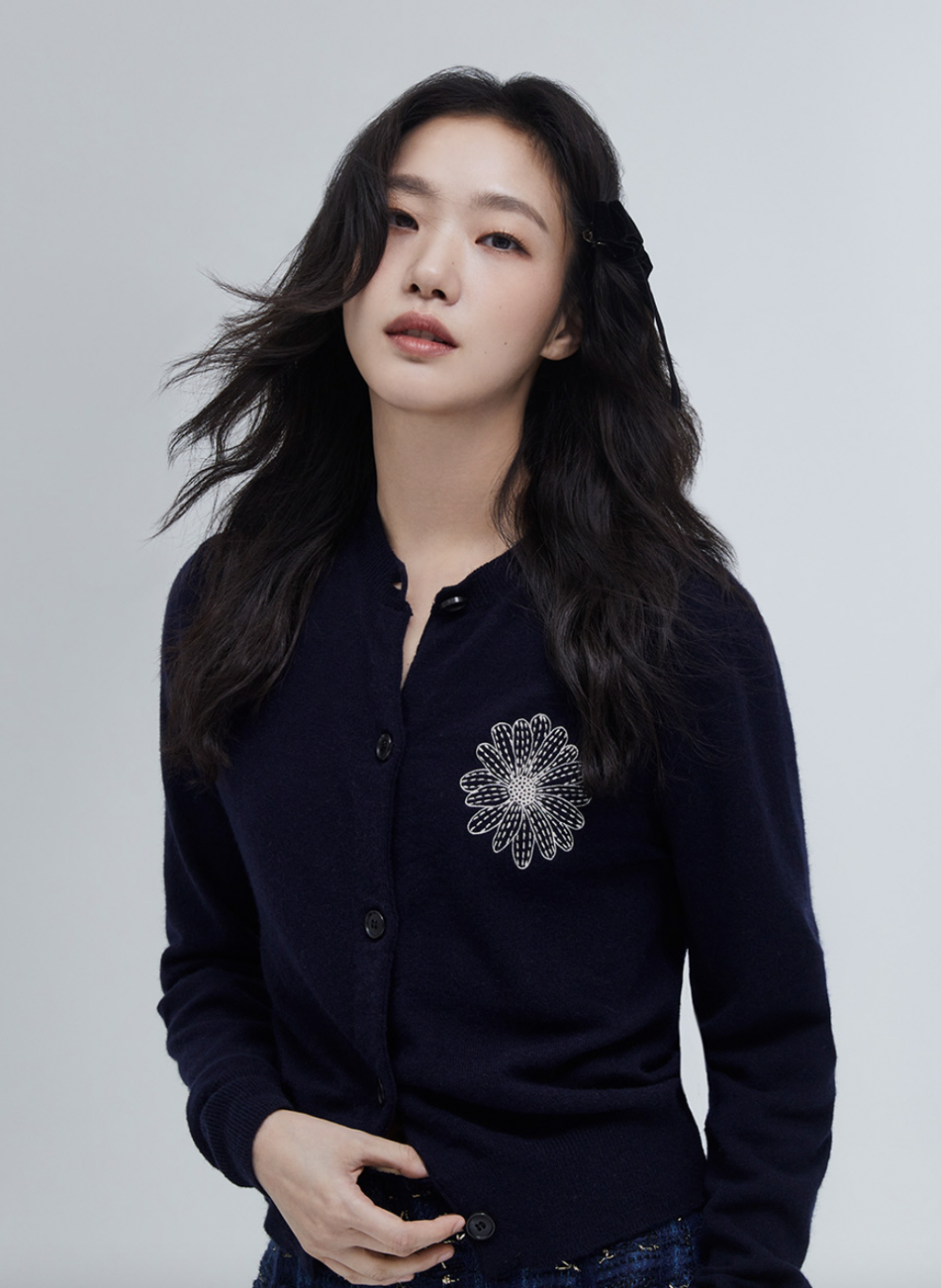 黑色Cashmere圓領開襟衫。