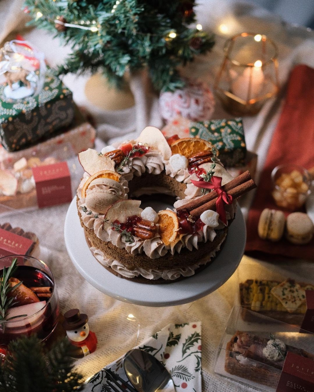 Jovial Patissier推出的花圈蛋糕。