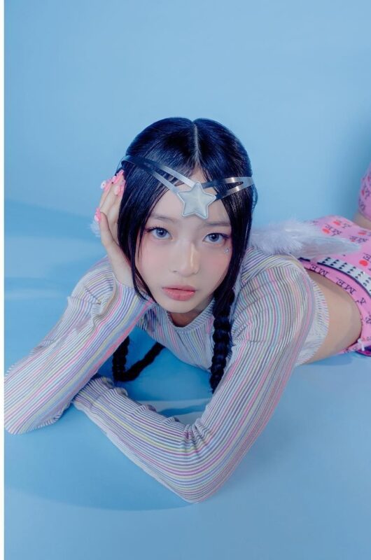 宛如日本經典動漫《美少女戰士》的造型極度搶眼
