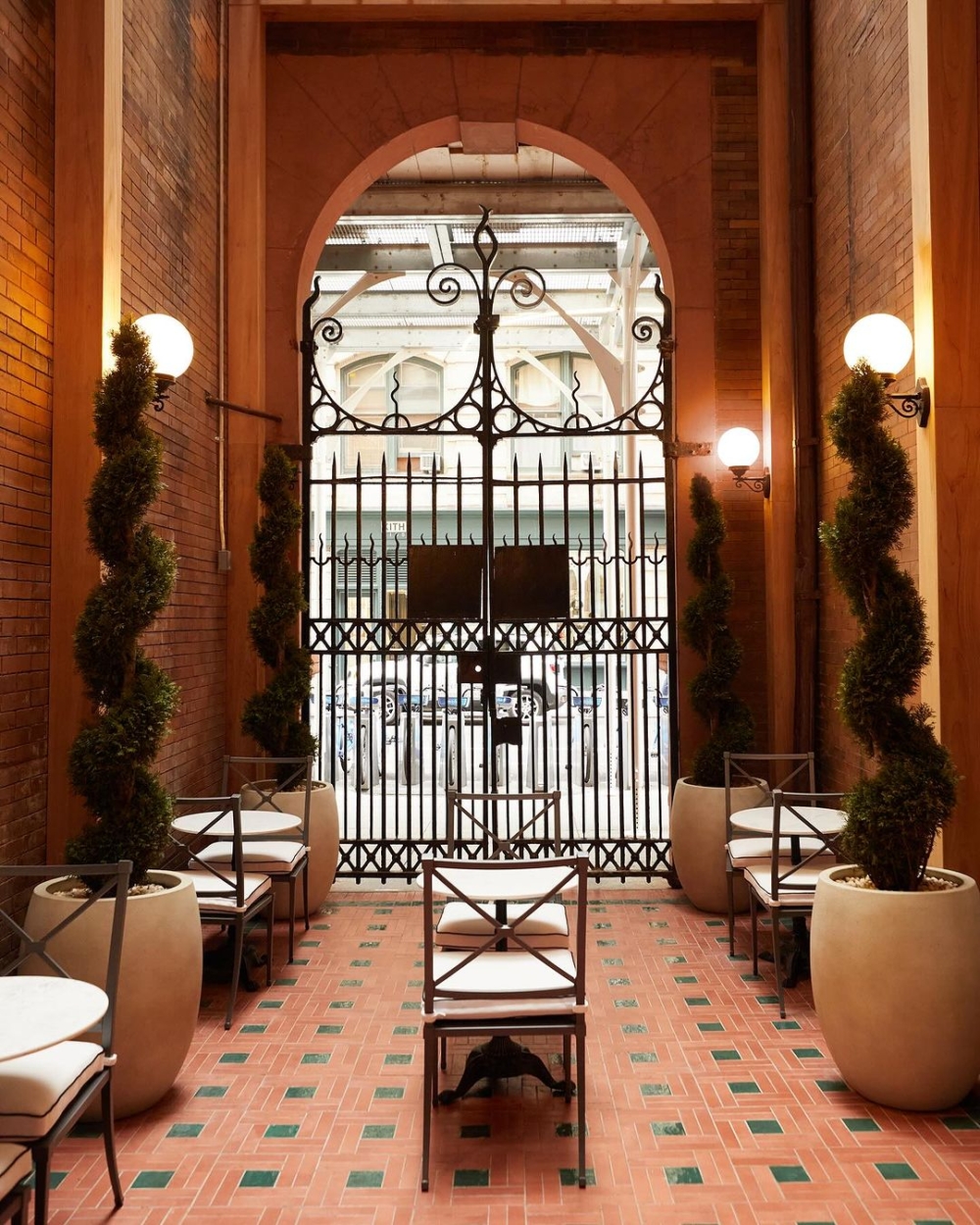 在紐約的讀者也能前往朝聖。