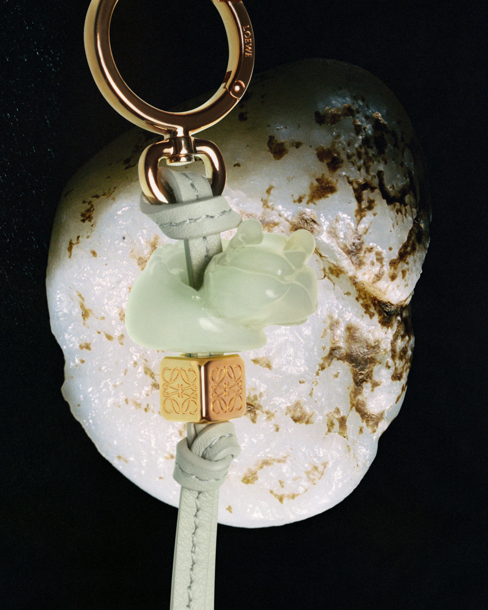 LOEWE春玉綠龍造型綴飾