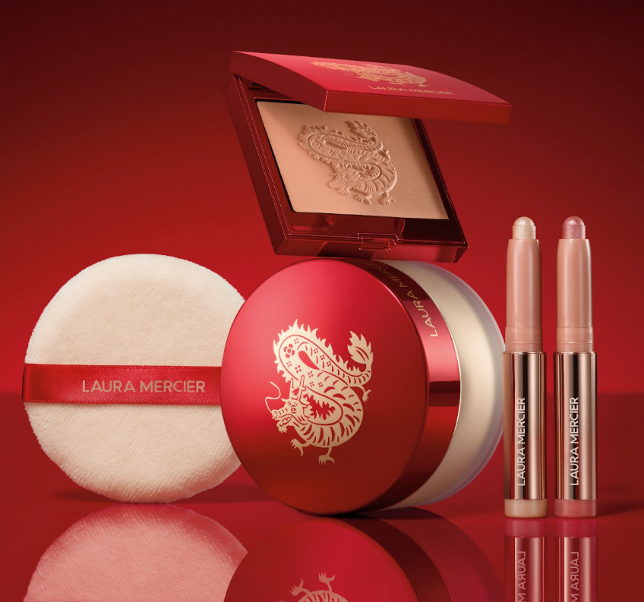 極致潤色胭脂上的龍圖案細緻又好看。