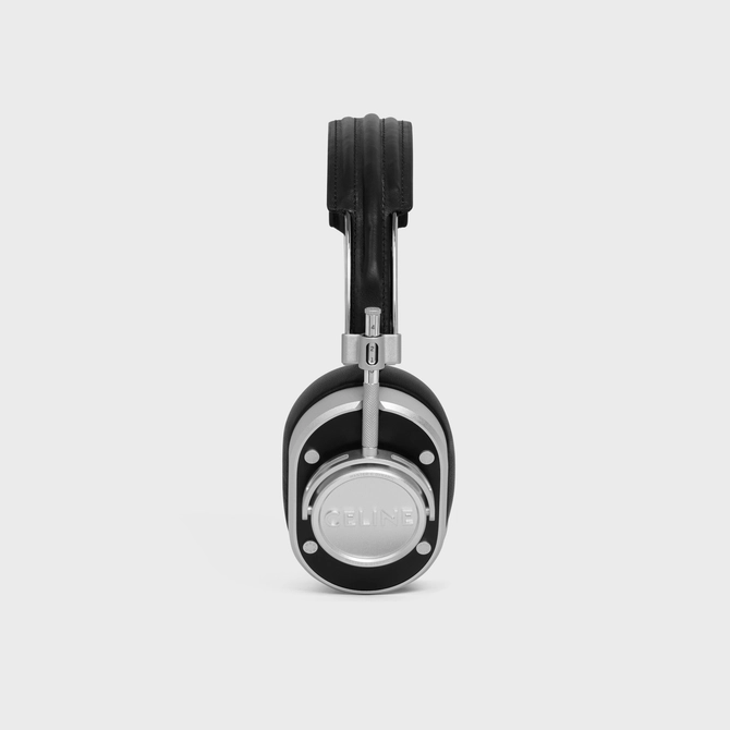 型格的搭配非常時髦。